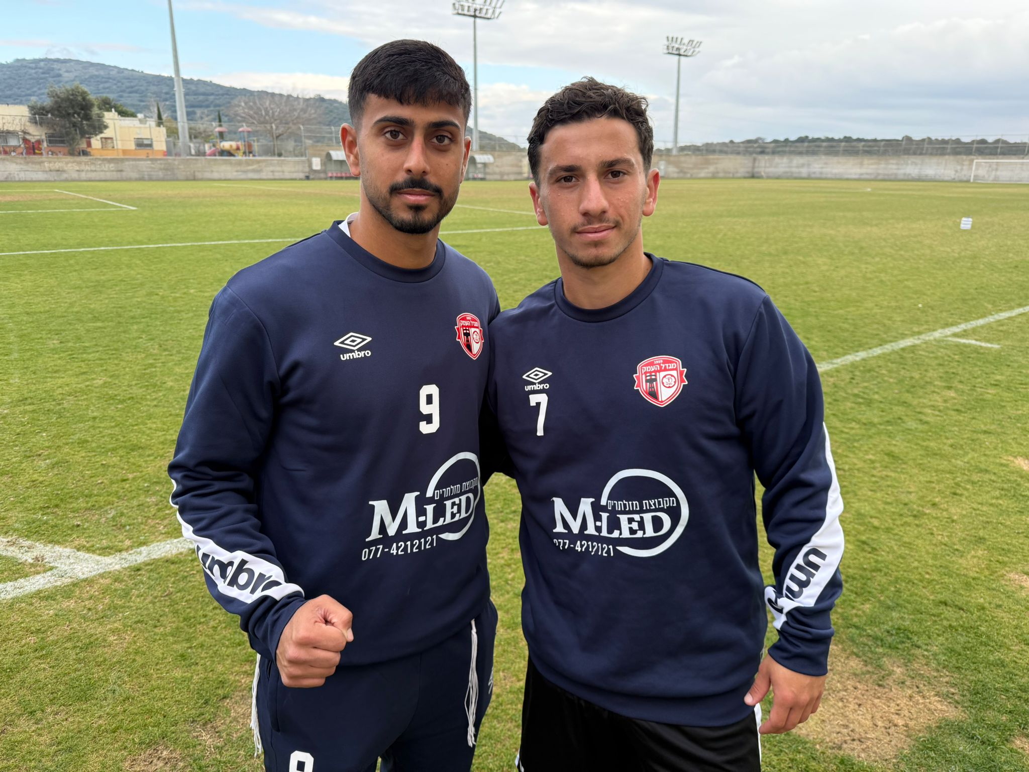 כובשי השערים למגדל העמק. בוים (מימין) ובנבניסטי